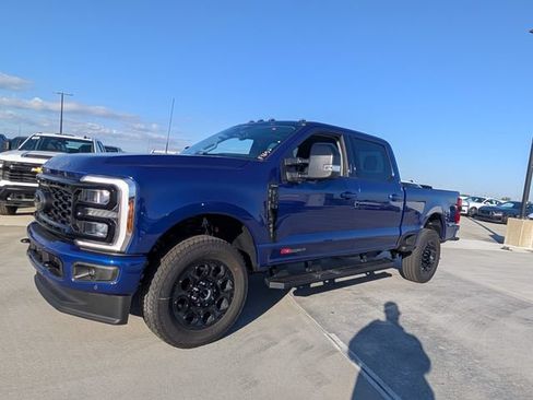New 2026 Ford F250 Lariat w/ Black Appearance Package AWD/4WD image 4
