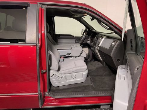 Used 2014 Ford F150 XLT w/ Equipment Group 302A Luxury AWD/4WD image 32