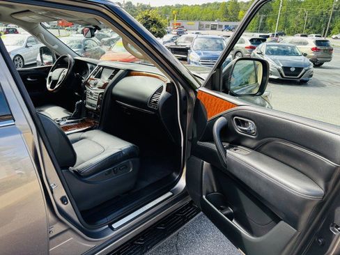 Used 2019 INFINITI QX80 Luxe image 18