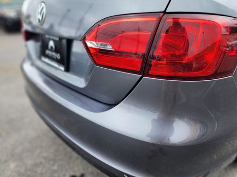 Used 2012 Volkswagen Jetta GLI Autobahn FWD image 36