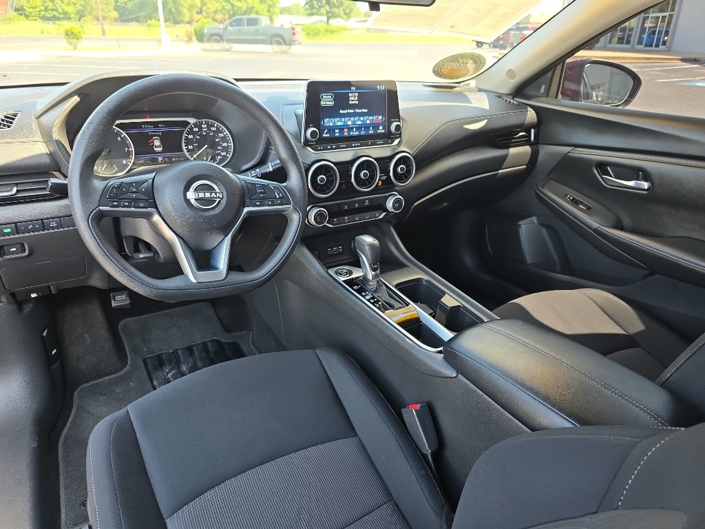 Used 2024 Nissan Sentra SV FWD image 16