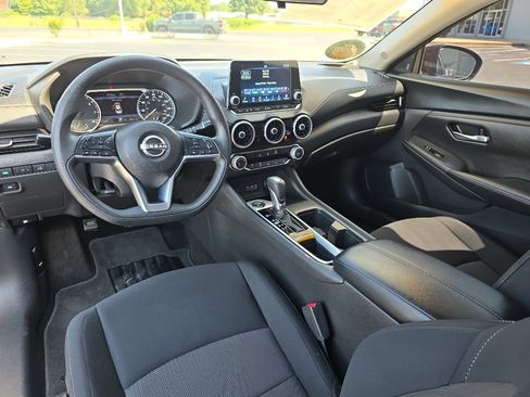 Used 2024 Nissan Sentra SV FWD image 16