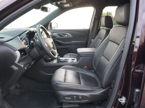 Used 2023 Chevrolet Traverse LT FWD image 10