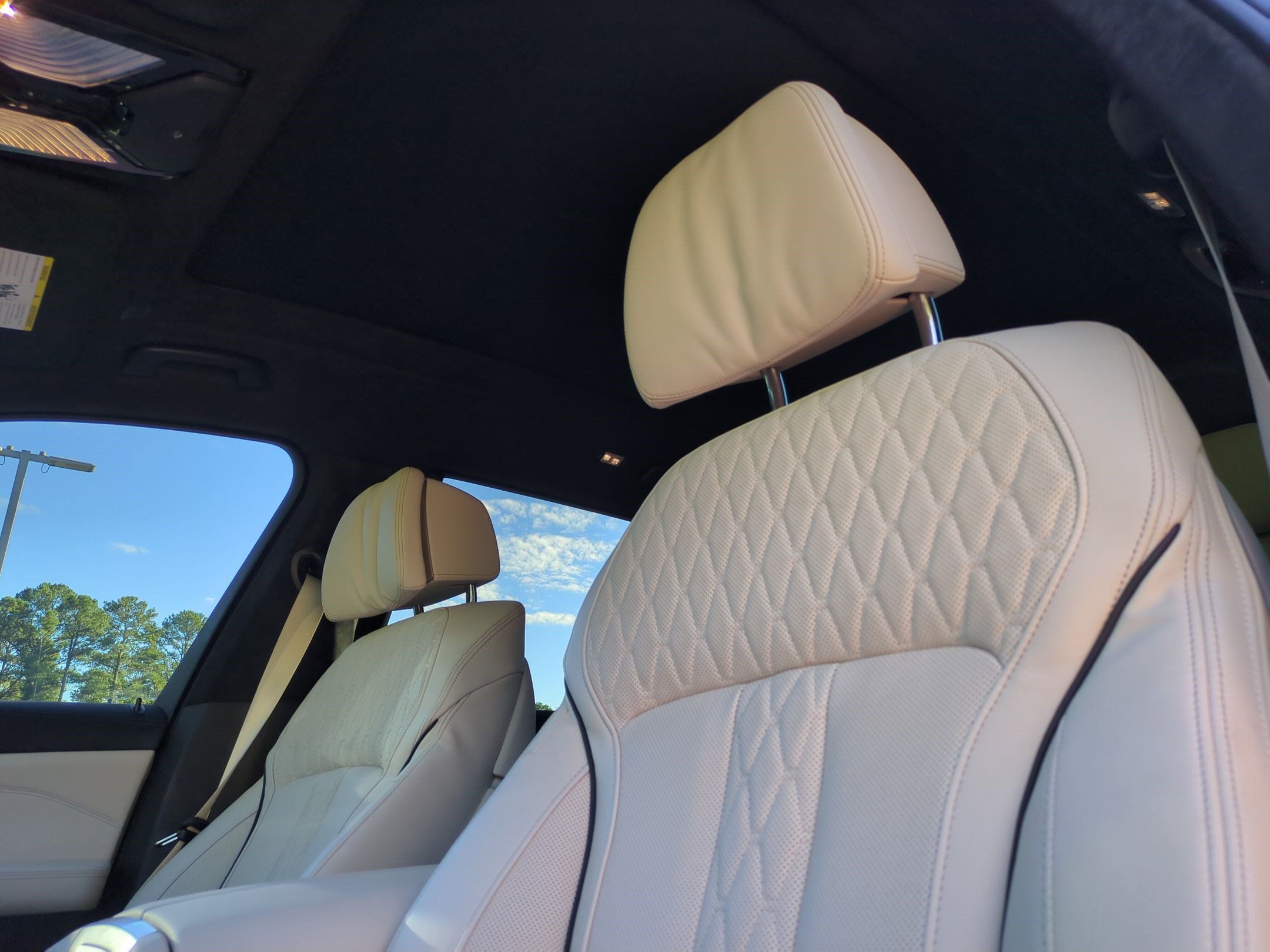 Certified 2025 BMW X7 M60i w/ Executive Package AWD/4WD image 16