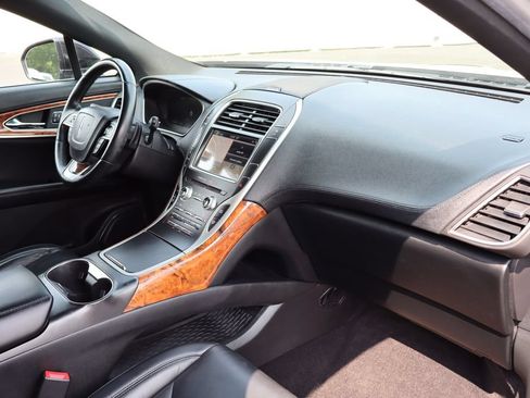 Used 2019 Lincoln Nautilus Select AWD/4WD image 35