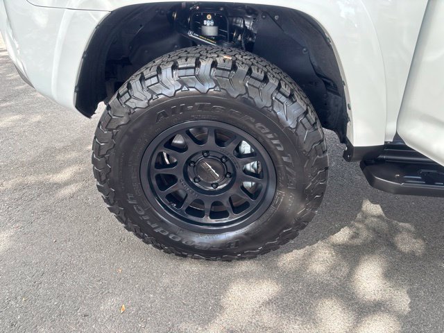 Used 2023 Toyota 4Runner TRD Off-Road Premium w/ Moonroof Package AWD/4WD image 39