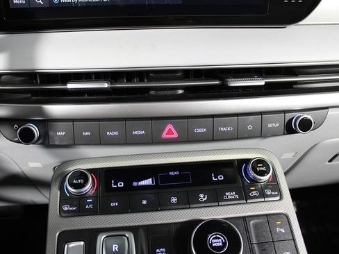 Used 2025 Hyundai Palisade SEL FWD image 18