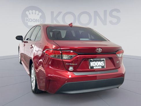 Used 2025 Toyota Corolla LE image 4