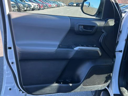 Used 2019 Toyota Tacoma SR5 image 7