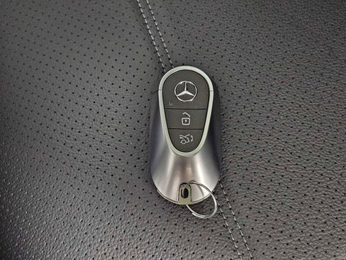 New 2025 Mercedes-Benz GLC 350e 4MATIC image 42