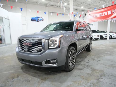 Used 2019 GMC Yukon XL Denali w/ Denali Ultimate Package image 4