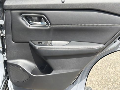 New 2026 Nissan Rogue Platinum w/ Platinum Premium Package AWD/4WD image 16