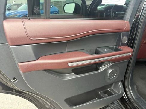 Used 2024 Ford Expedition Limited image 32