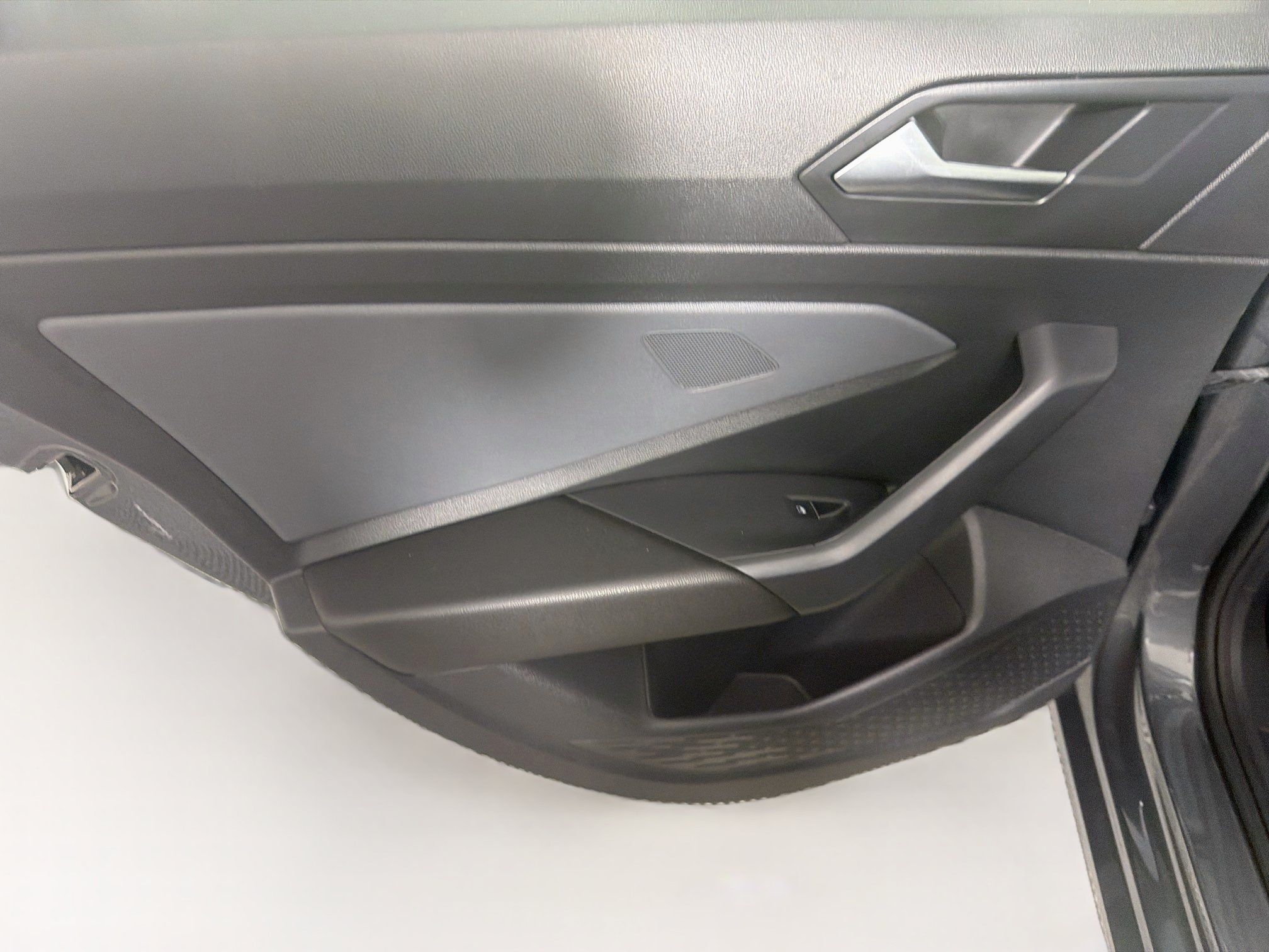 Used 2025 Volkswagen Jetta SE FWD image 25