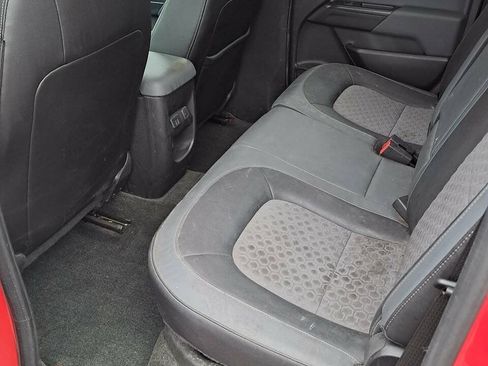 Used 2015 Chevrolet Colorado Z71 AWD/4WD image 5