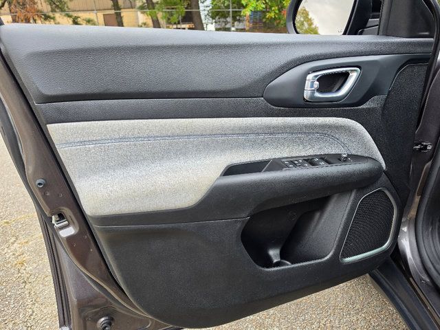 Used 2022 Jeep Compass Latitude FWD image 20