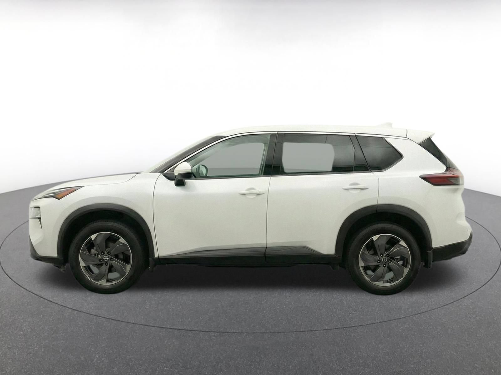 Used 2025 Nissan Rogue SV AWD/4WD image 4