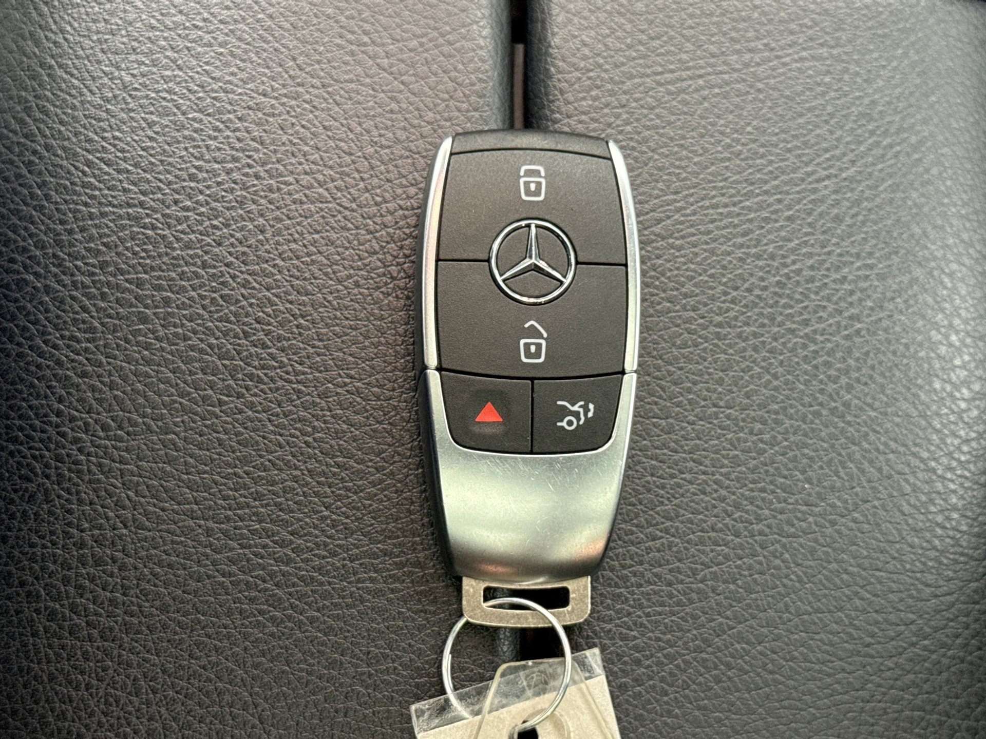 Used 2022 Mercedes-Benz GLS 450 4MATIC image 21