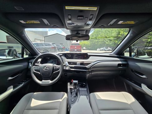 Used 2021 Lexus UX 200 w/ Accessory Package (Z1) FWD image 21