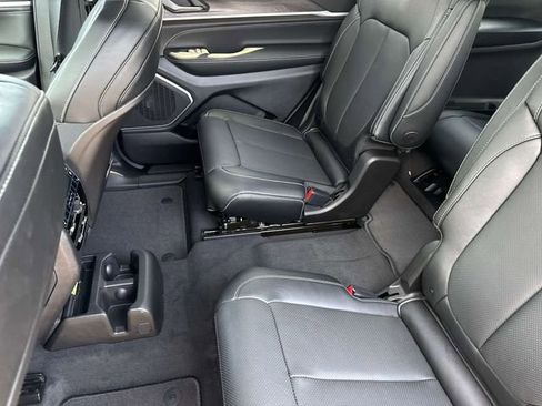 New 2026 Jeep Grand Cherokee L Limited AWD/4WD image 13