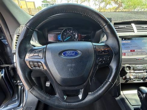Used 2019 Ford Explorer XLT w/ Equipment Group 201A FWD image 12