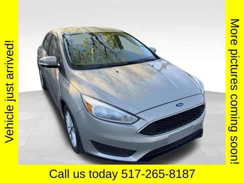 Used 2016 Ford Focus SE FWD image 1