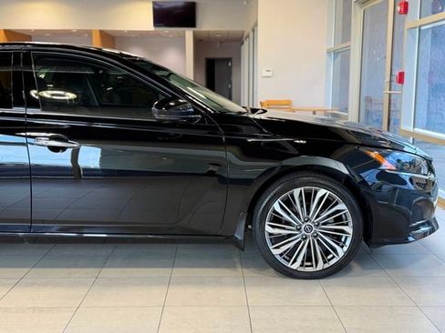 Used 2023 Nissan Altima 2.5 SL AWD/4WD image 16