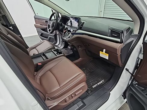 New 2026 Honda Odyssey Touring image 39