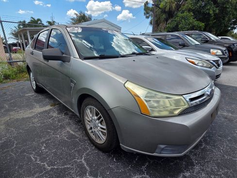 Used 2008 Ford Focus SE FWD image 2