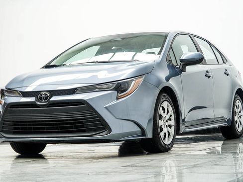 Used 2024 Toyota Corolla LE FWD image 8