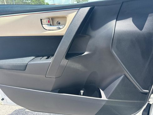 Used 2014 Toyota Corolla LE FWD image 38