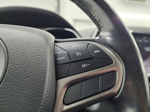 Used 2020 Jeep Cherokee Limited image 14