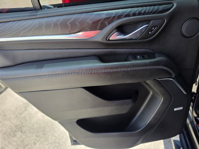 Used 2023 GMC Yukon Denali RWD image 21