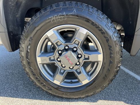 New 2026 GMC Sierra 2500 SLT w/ SLT Premium Package image 22