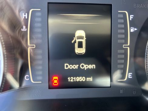 Used 2016 Jeep Cherokee Sport FWD image 15