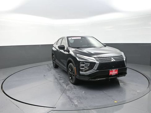 Used 2023 Mitsubishi Eclipse Cross LE AWD/4WD image 18