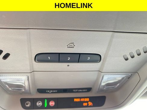 Used 2020 Chevrolet Equinox LT w/ Driver Convenience Package FWD image 16