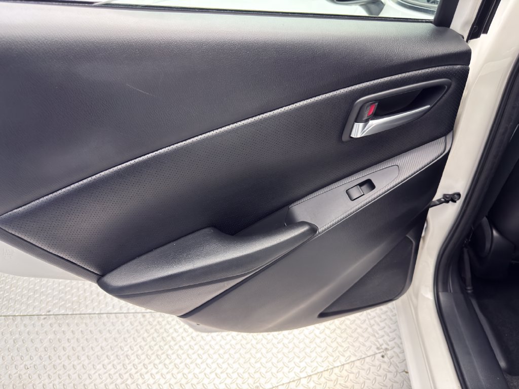 Used 2020 Toyota Yaris XLE FWD image 32