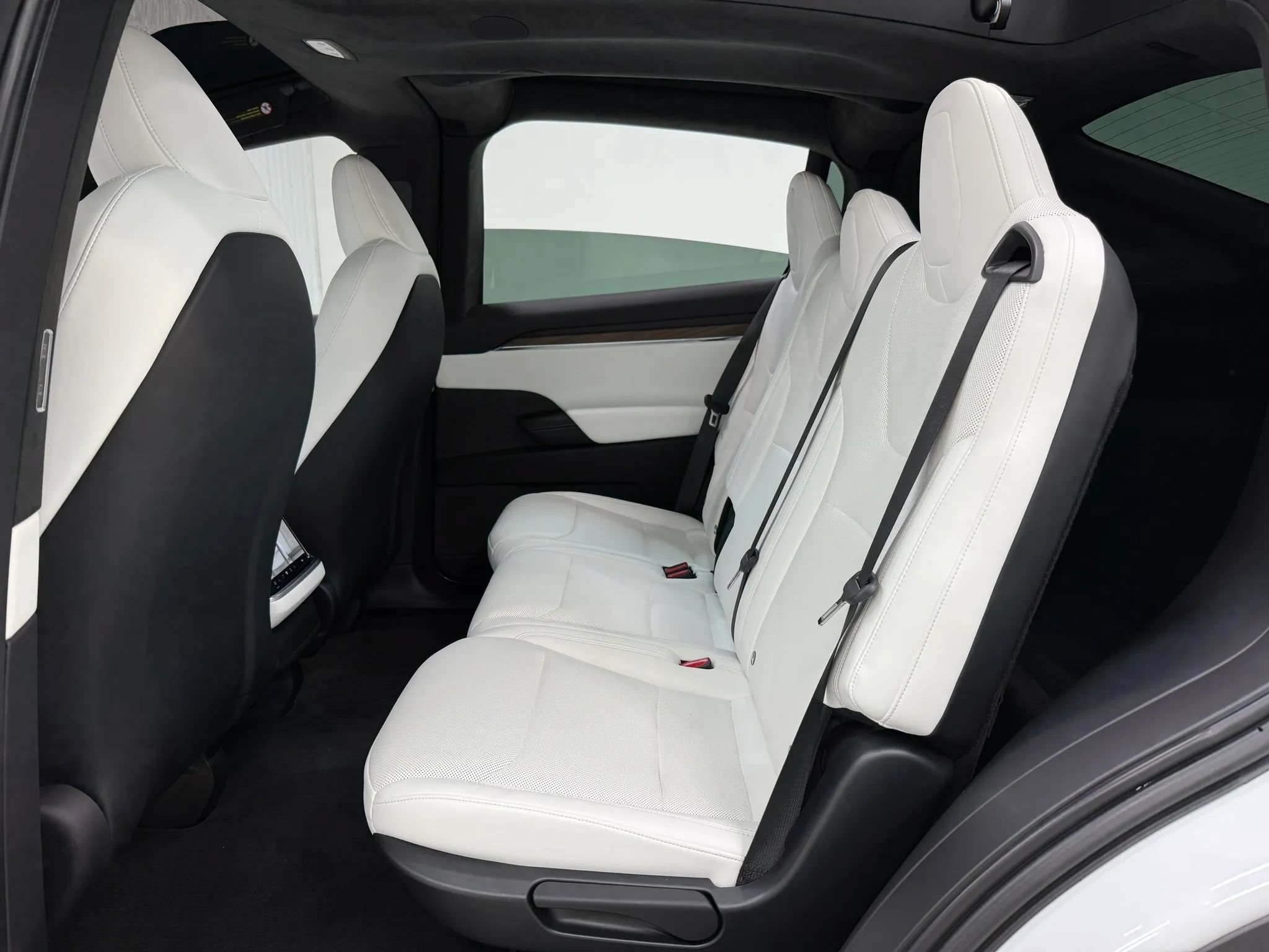 Used 2024 Tesla Model X AWD/4WD image 16