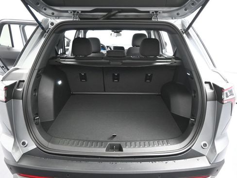 New 2026 Chevrolet Equinox LT FWD image 39