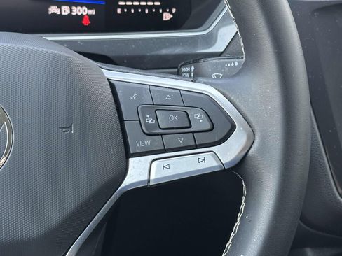 Used 2023 Volkswagen Tiguan SE image 24