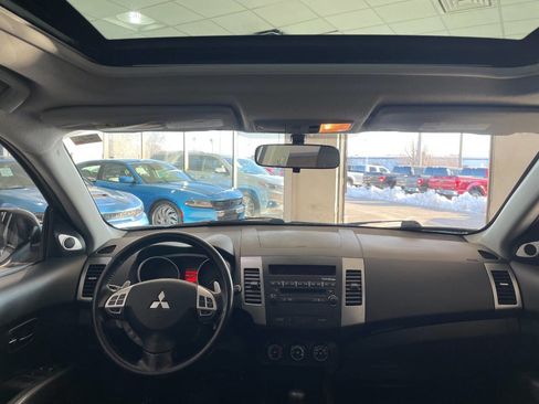 Used 2009 Mitsubishi Outlander SE image 24