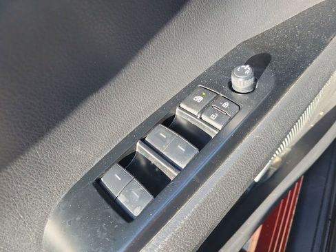 Used 2025 Toyota Camry SE w/ Convenience Package FWD image 16