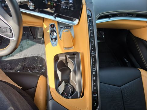 Used 2023 Chevrolet Corvette Stingray Premium Conv w/ Z51 Performance Package RWD image 14