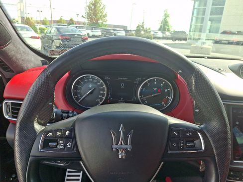 Used 2021 Maserati Levante GTS AWD/4WD image 20