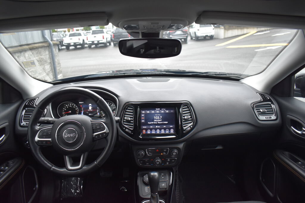 Used 2021 Jeep Compass Limited w/ Sun and Sound Group AWD/4WD image 26