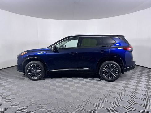 Used 2024 Nissan Rogue Platinum image 11