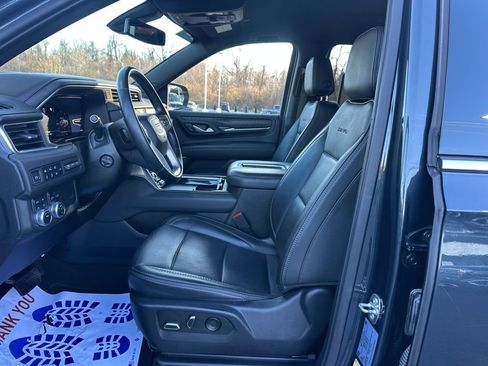 Used 2022 GMC Yukon XL Denali image 12
