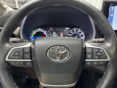 Used 2022 Toyota Highlander Limited AWD/4WD image 16