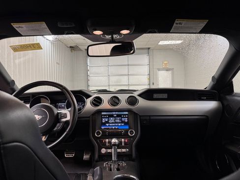 Used 2015 Ford Mustang Premium image 17